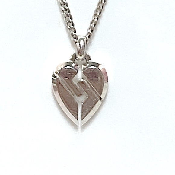 LOW START🔥🔥GUCCI Necklace pendant Heart break Sterling Silver 925 with box - Picture 4 of 12